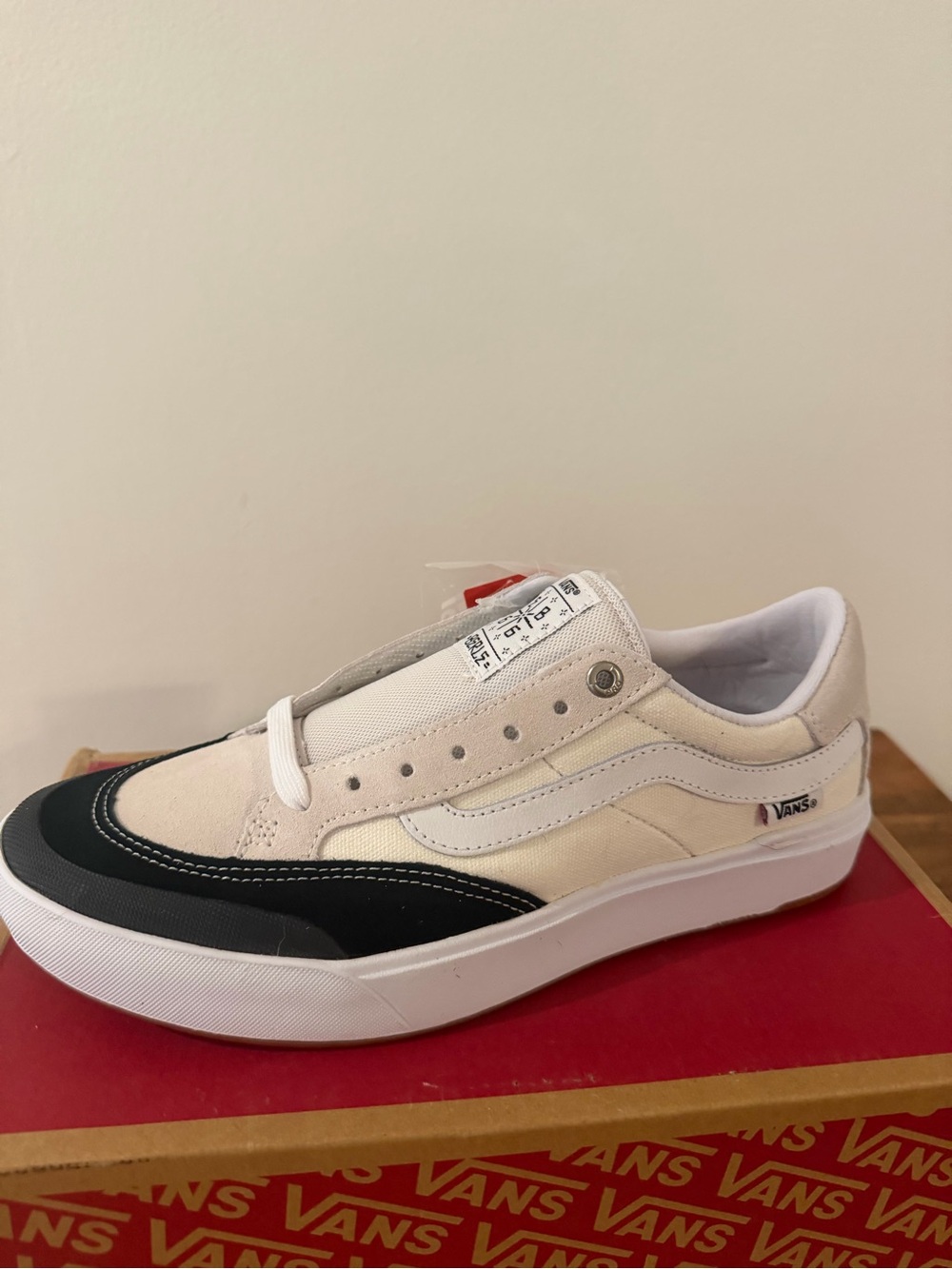 Vans Berle Pro Cream and Black - Size 8